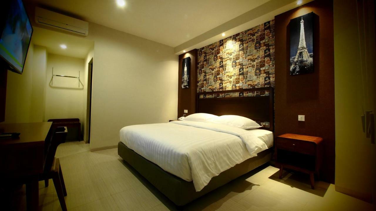 De Boutique Style Hotel Malang Exterior foto