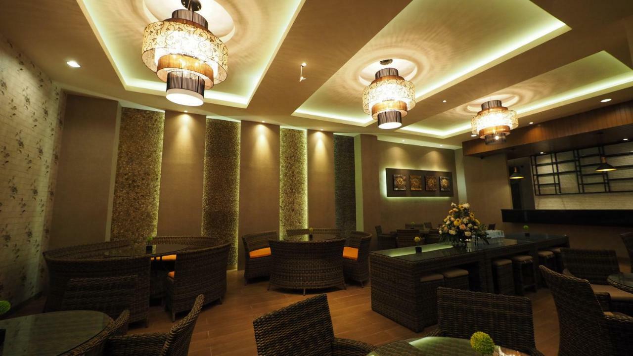 De Boutique Style Hotel Malang Exterior foto